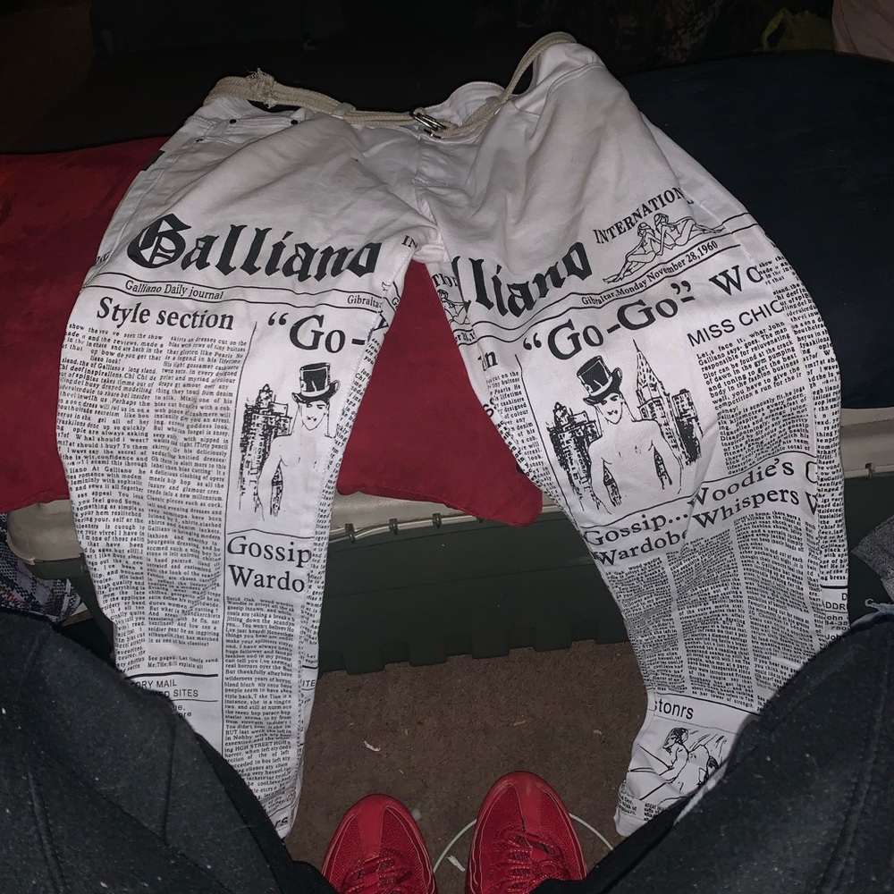 Jeans - Picture 1 of 2